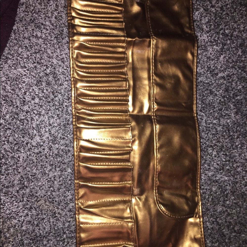 Makeup brush holder